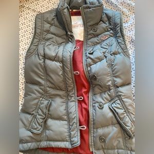Hollister vest